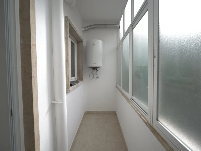 Apartamento T1 para Arrendamento em Alvalade Foto 10