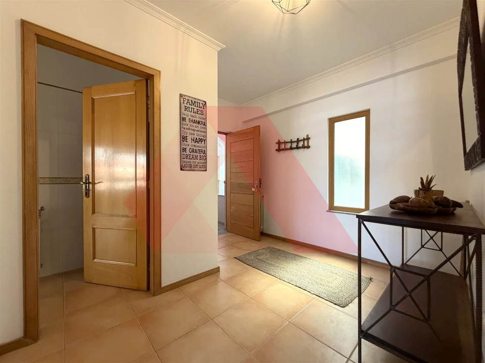 Apartamento T3 para Venda em Tabua Foto 5
