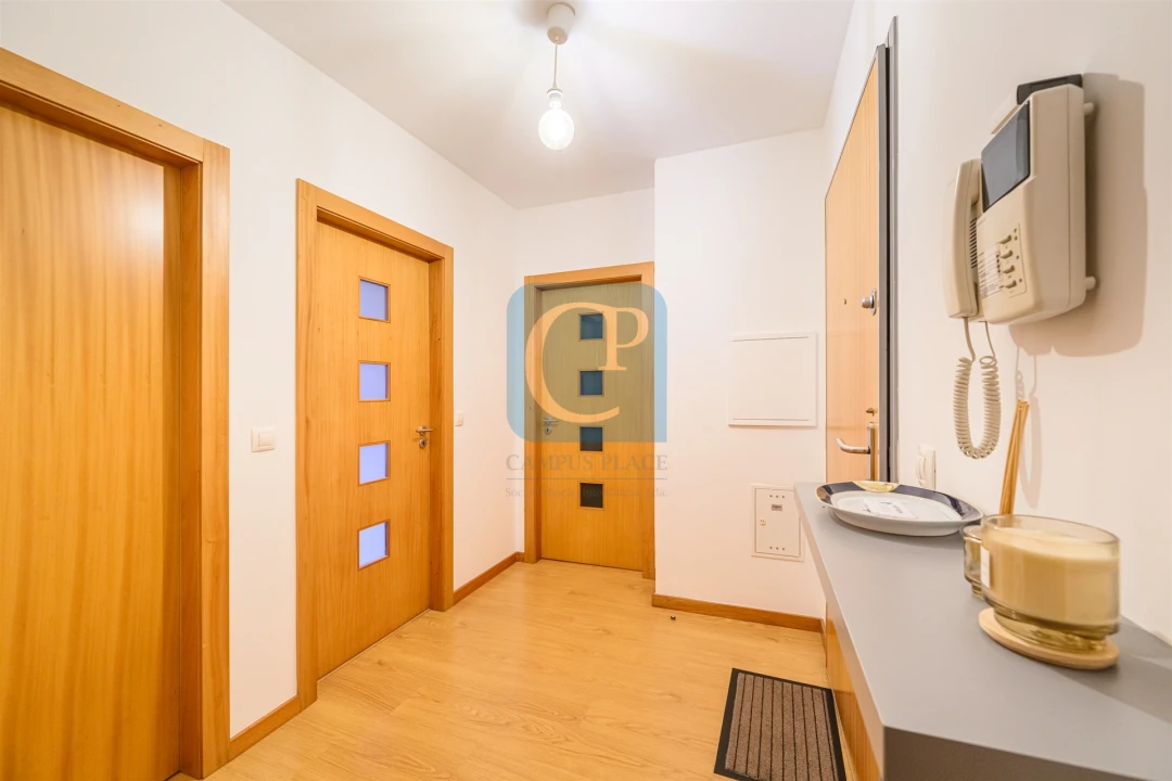 Apartamento T1 para Arrendamento em Paranhos Foto 3