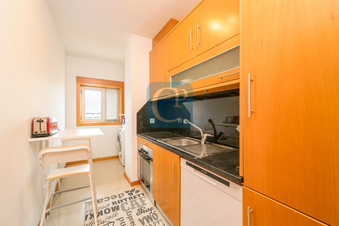 Apartamento T1 para Arrendamento em Paranhos Foto 8