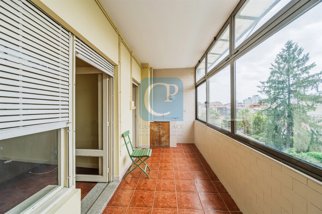 Apartamento T2 para Venda em Cedofeita, Santo Ildefonso, Sé, Miragaia, São Nicolau e Vitória Foto 1