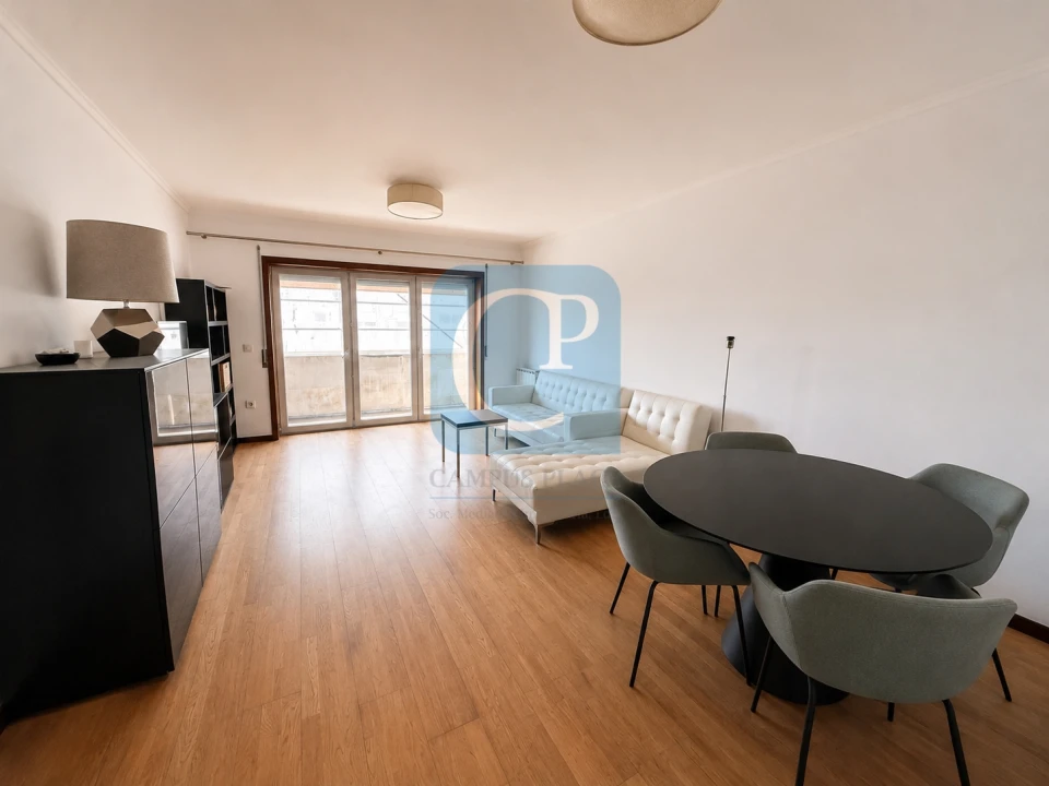 Apartamento T1 para Arrendamento em Paranhos Foto 1