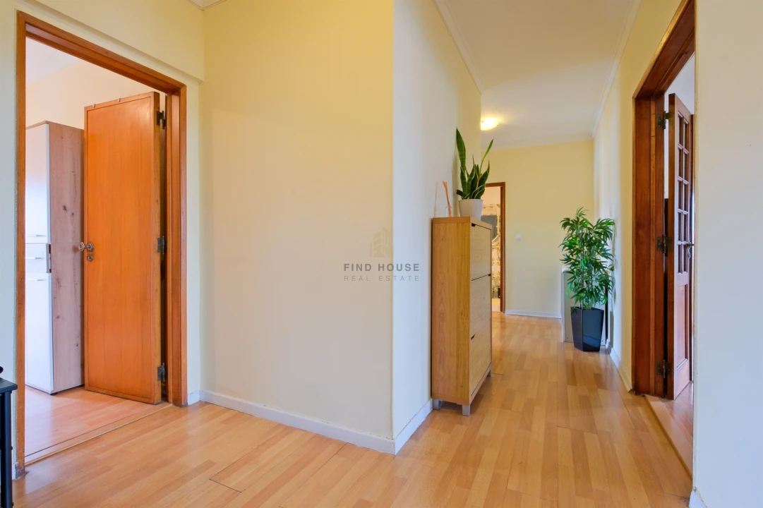 Apartamento T3 para Venda em Alcabideche Foto 2
