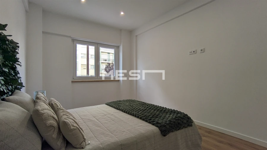 Apartamento T2 para Venda em Benfica Foto 13