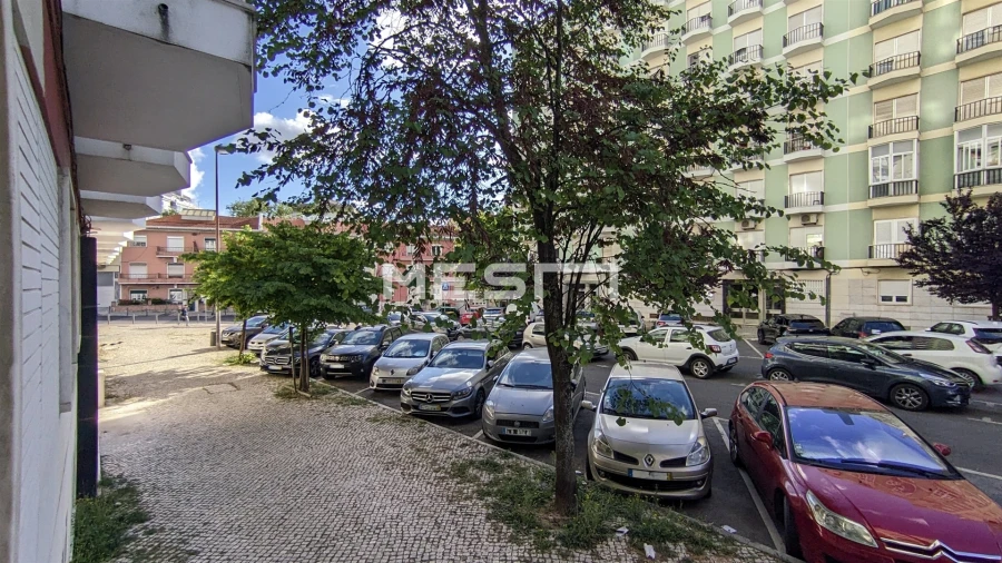 Apartamento T2 para Venda em Benfica Foto 17