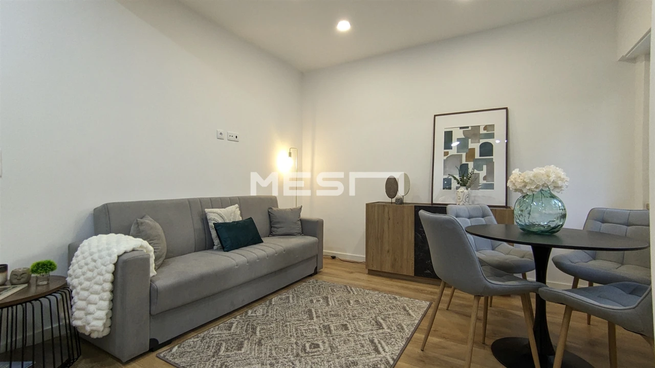 Apartamento T2 para Venda em Benfica Foto 2