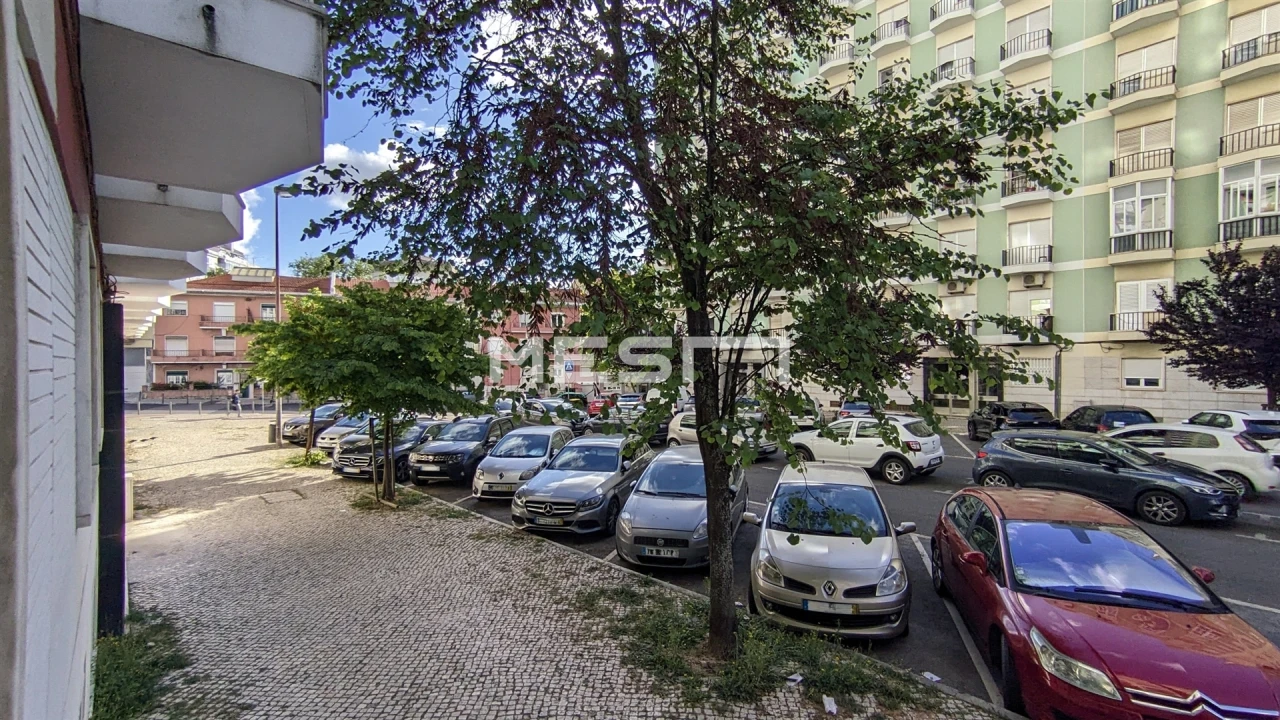 Apartamento T2 para Venda em Benfica Foto 17