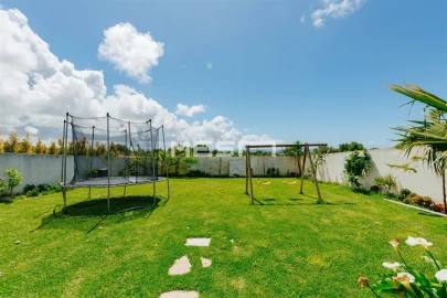 Moradia T4 para Arrendamento em Venteira