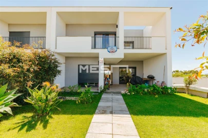 Moradia T4 para Arrendamento em Venteira