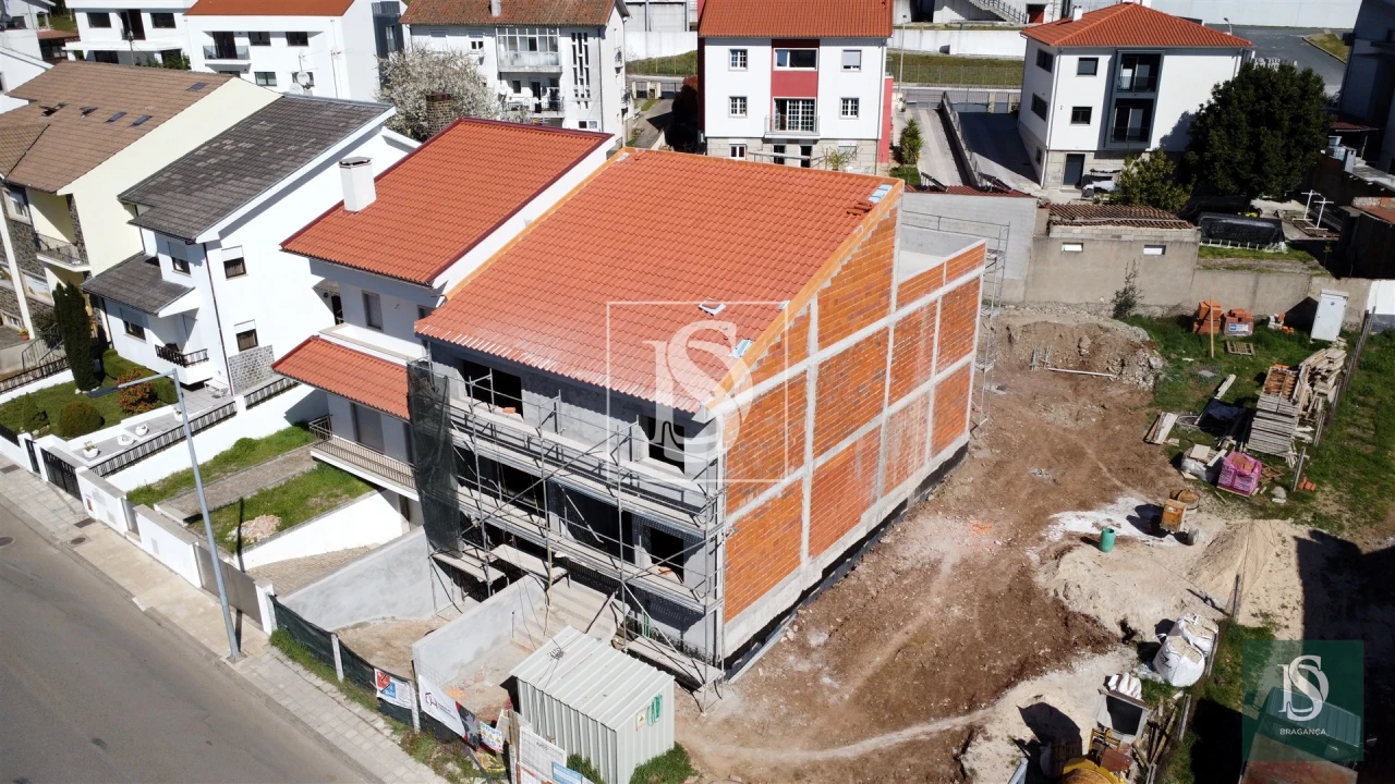 Moradia T3 para Venda em Sé, Santa Maria e Meixedo Foto 3