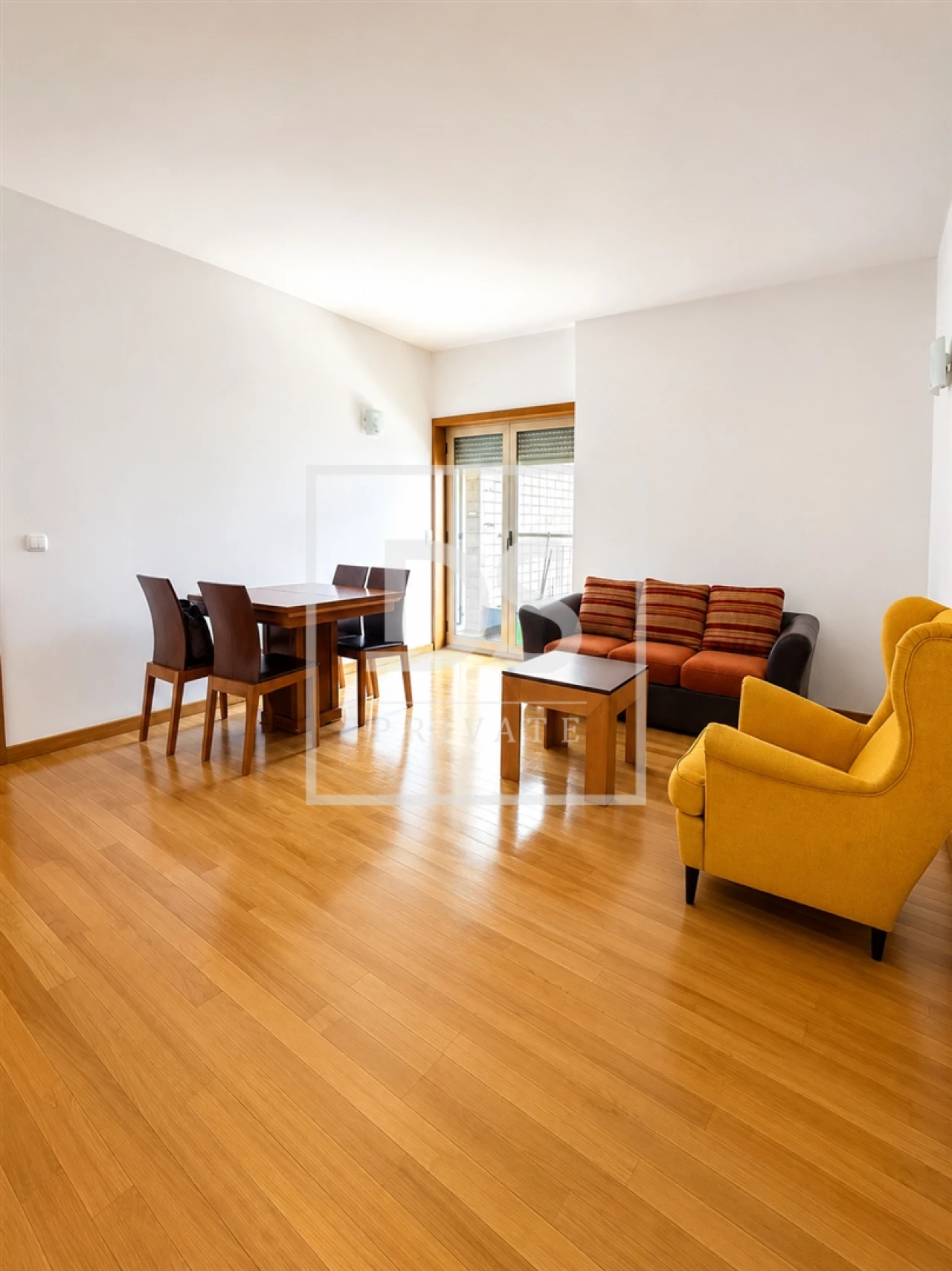 Apartamento T2 para Arrendamento em Cedofeita, Santo Ildefonso, Sé, Miragaia, São Nicolau e Vitória Foto 4