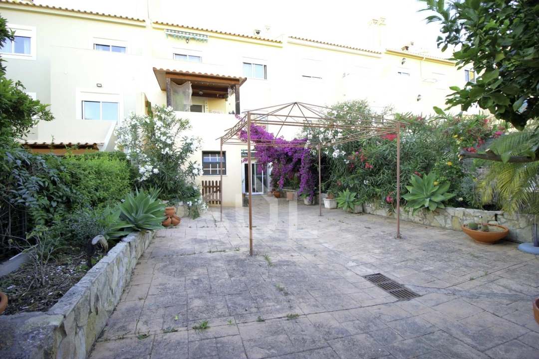 Moradia T4 para Venda em Estômbar e Parchal Foto 3