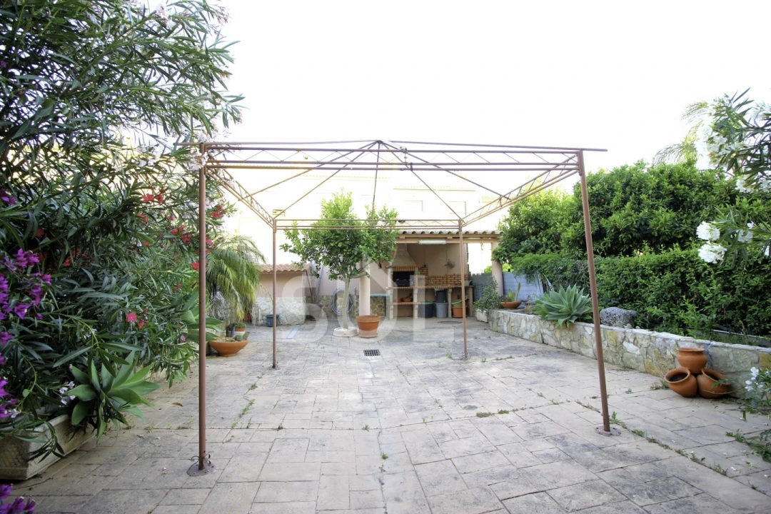 Moradia T4 para Venda em Estômbar e Parchal Foto 4
