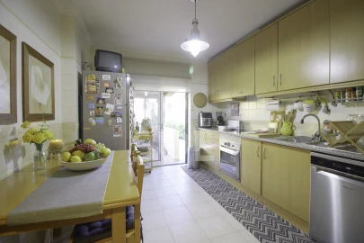 Moradia T4 para Venda em Estômbar e Parchal