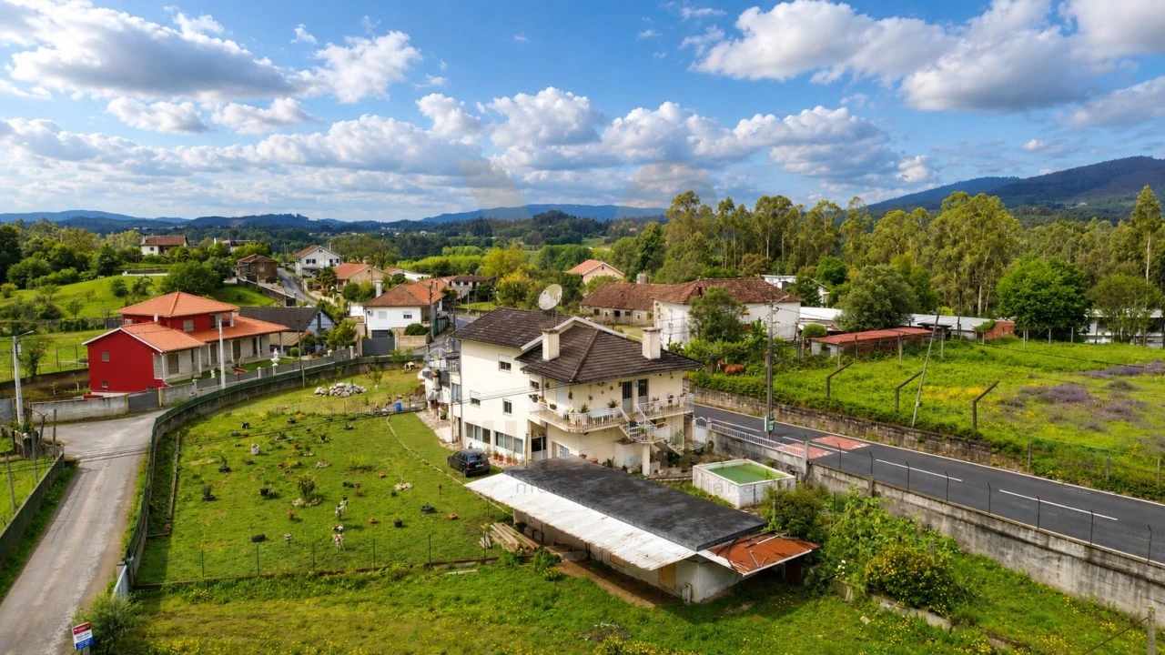 Moradia T5 para Venda em Marrancos e Arcozelo Foto 1