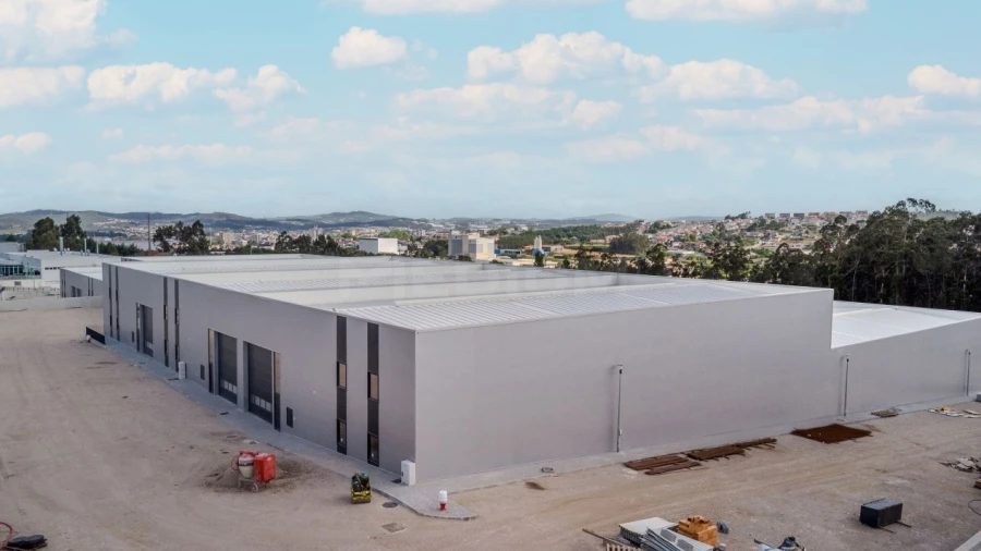 Armazém para Arrendamento em Bougado (São Martinho e Santiago)