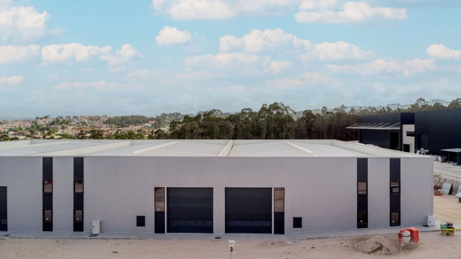 Armazém para Arrendamento em Bougado (São Martinho e Santiago)