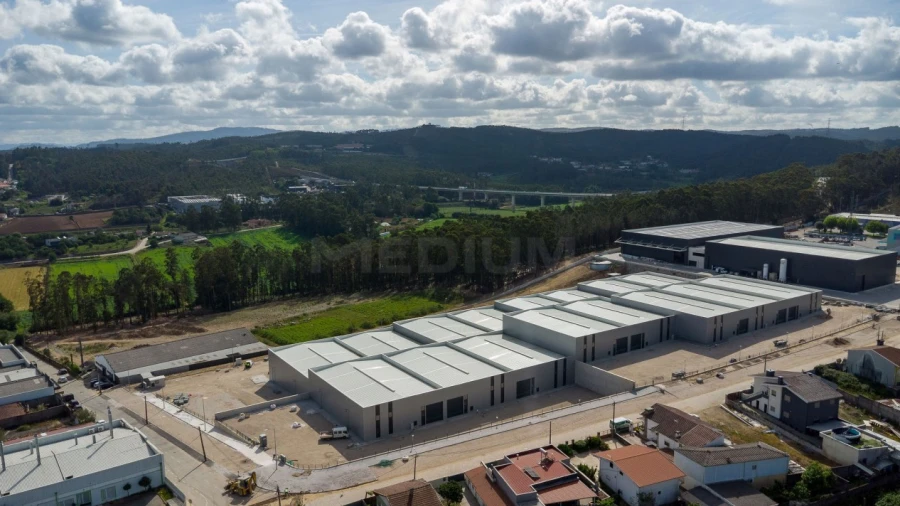 Armazém para Arrendamento em Bougado (São Martinho e Santiago)