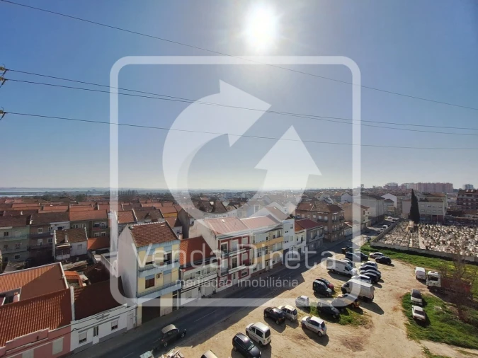 Apartamento T3 para Arrendamento em Barreiro e Lavradio Foto 7