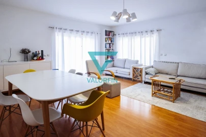 Apartamento T3 para Venda em Parceiros e Azoia