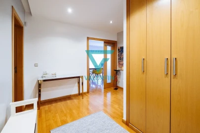 Apartamento T3 para Venda em Parceiros e Azoia