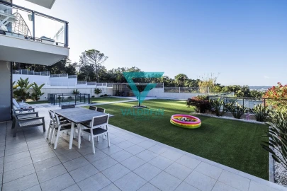 Apartamento T3 para Venda em Parceiros e Azoia