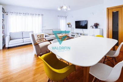 Apartamento T3 para Venda em Parceiros e Azoia