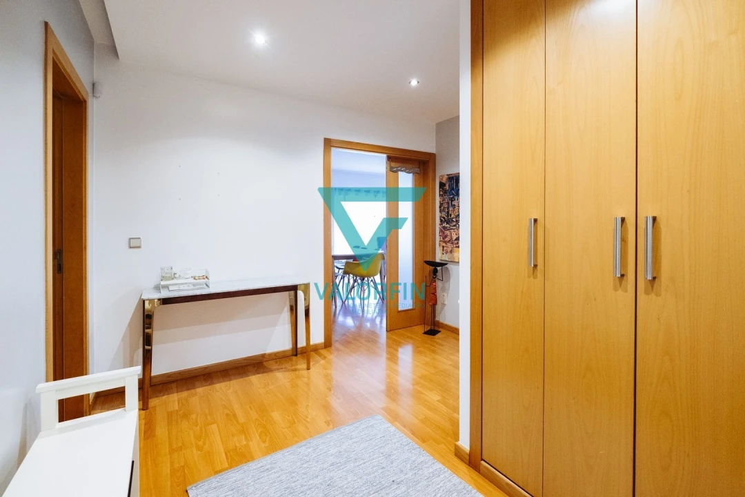 Apartamento T3 para Venda em Parceiros e Azoia Foto 17