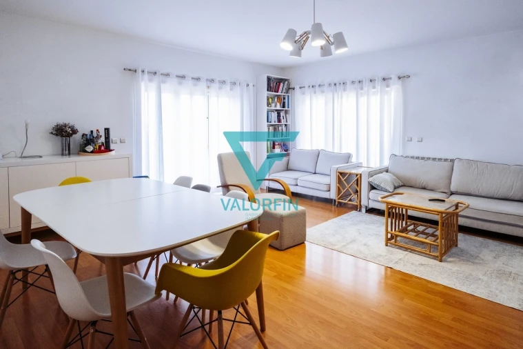 Apartamento T3 para Venda em Parceiros e Azoia Foto 7
