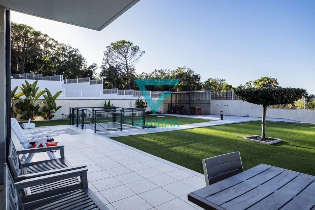 Apartamento T3 para Venda em Parceiros e Azoia Foto 2