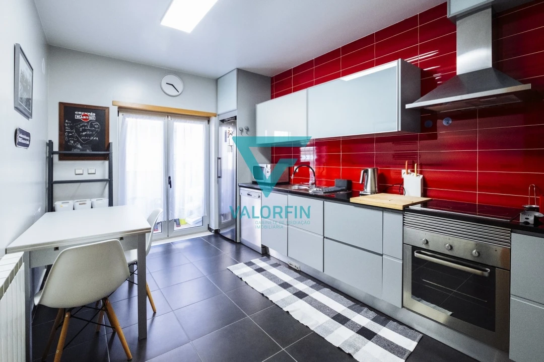 Apartamento T3 para Venda em Parceiros e Azoia Foto 11