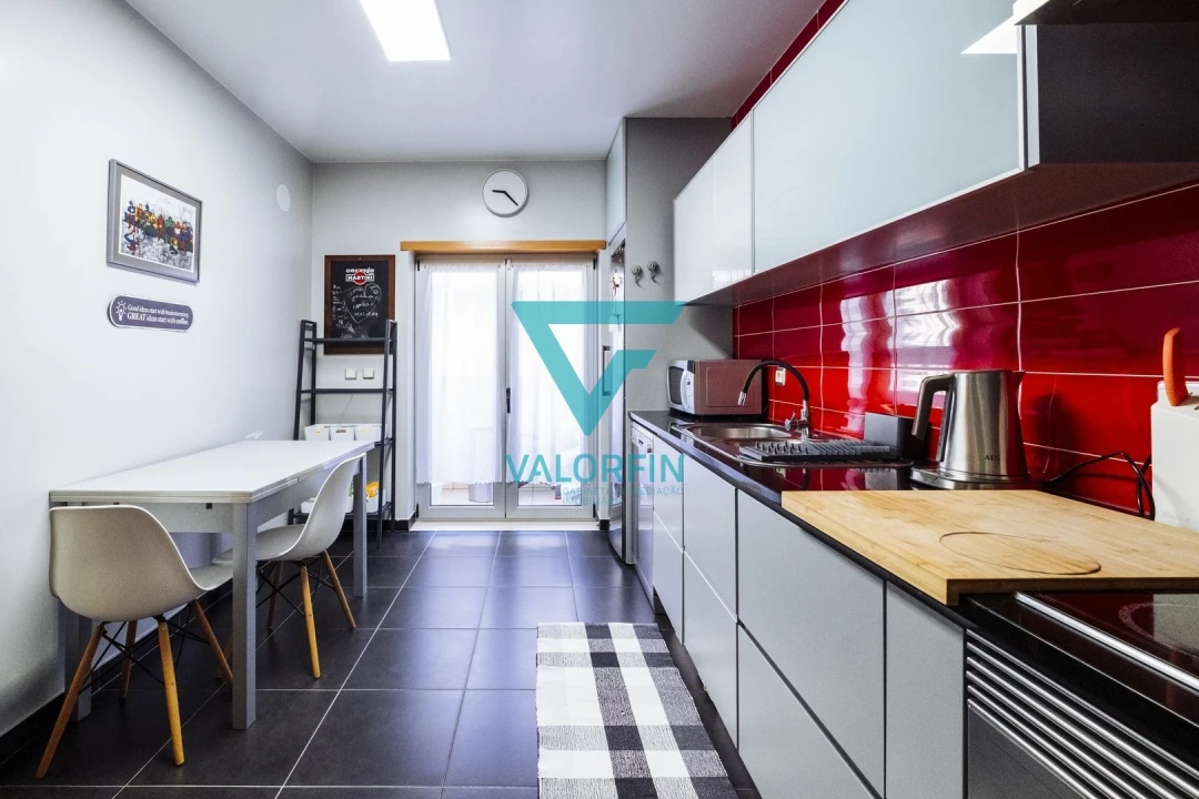 Apartamento T3 para Venda em Parceiros e Azoia Foto 14