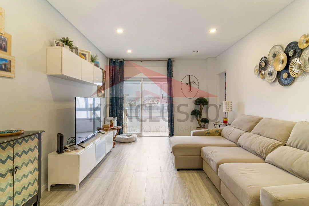 Apartamento T4 para Venda em Póvoa de Santa Iria e Forte da Casa Foto 2