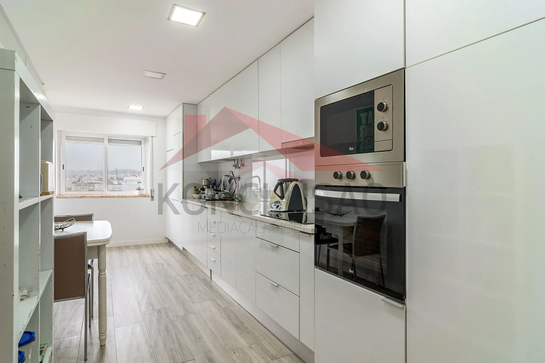 Apartamento T4 para Venda em Póvoa de Santa Iria e Forte da Casa Foto 1