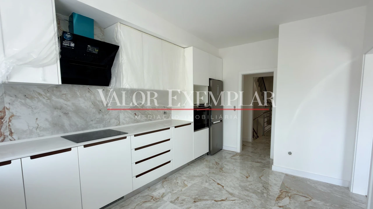 Moradia T3 para Venda em Alcochete Foto 6