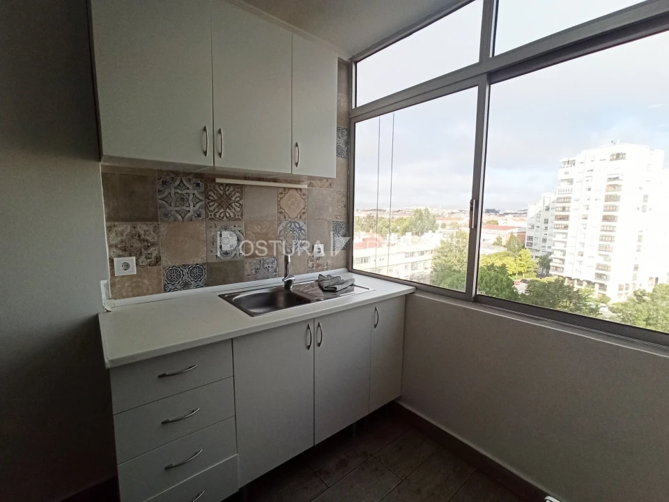 Apartamento T1 para Venda em Venteira Foto 1