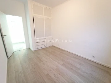 Apartamento T1 para Venda em Venteira