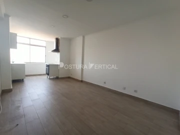 Apartamento T1 para Venda em Venteira