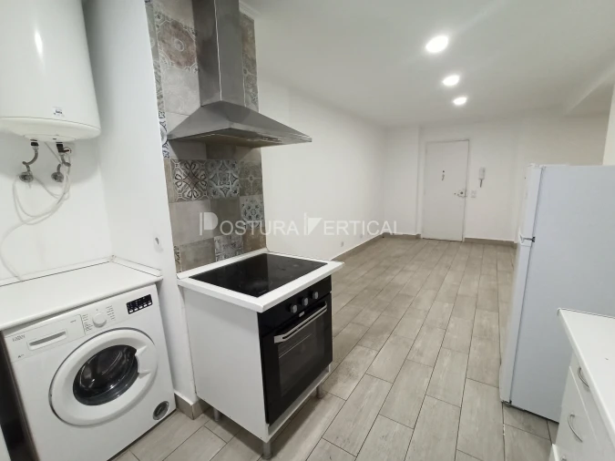 Apartamento T1 para Venda em Venteira Foto 4