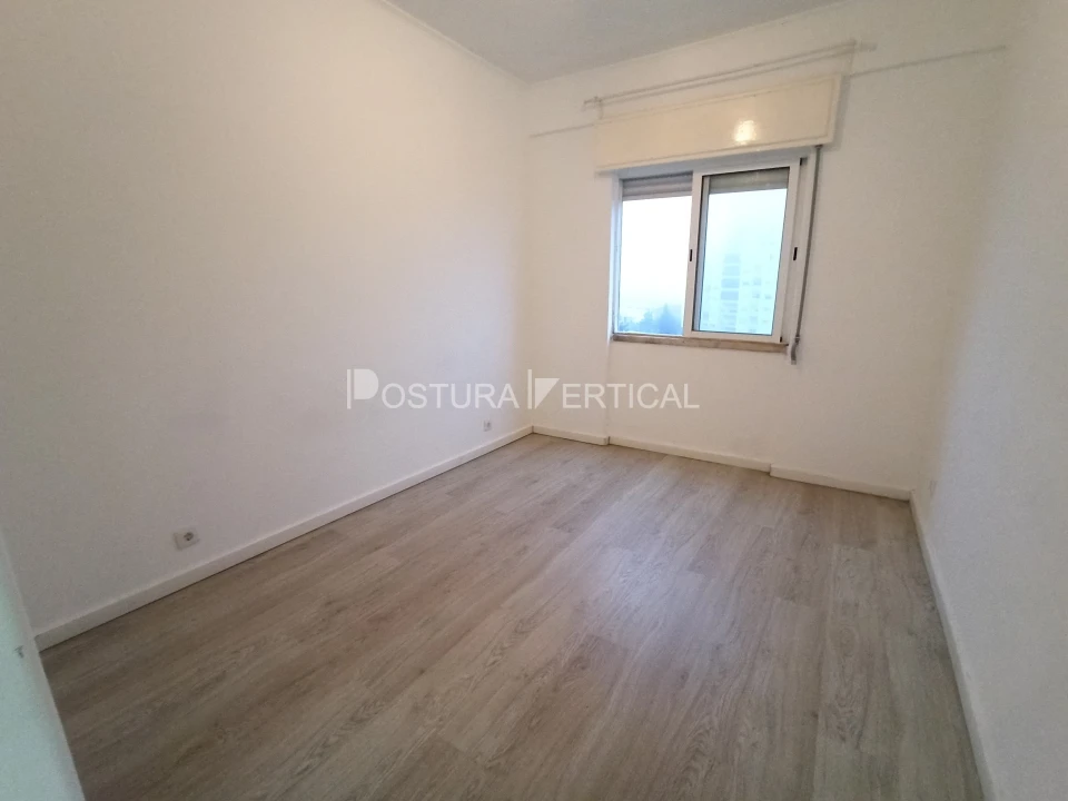Apartamento T1 para Venda em Venteira Foto 8
