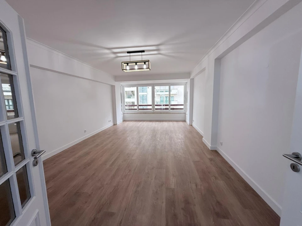 Apartamento T3 para Venda em Benfica Foto 4