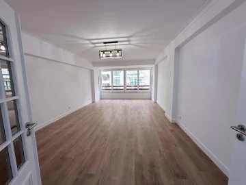 Apartamento T3 para Venda em Benfica