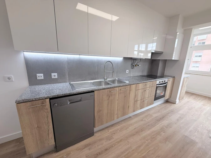 Apartamento T3 para Venda em Benfica Foto 2