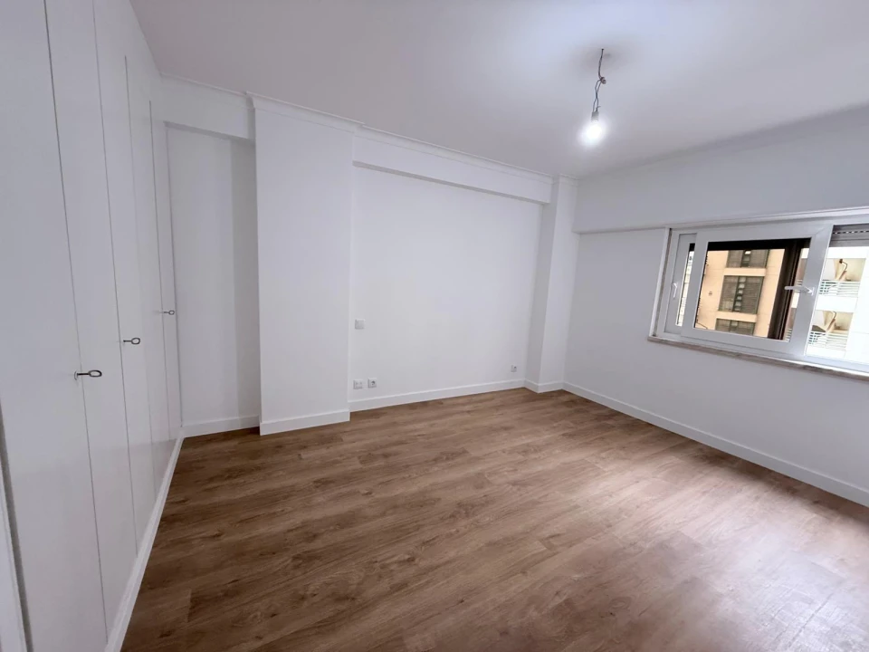 Apartamento T3 para Venda em Benfica Foto 16
