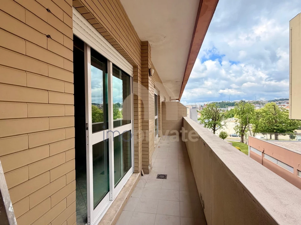 Apartamento T2 para Venda em Caldas de Vizela (São Miguel e São João) Foto 1