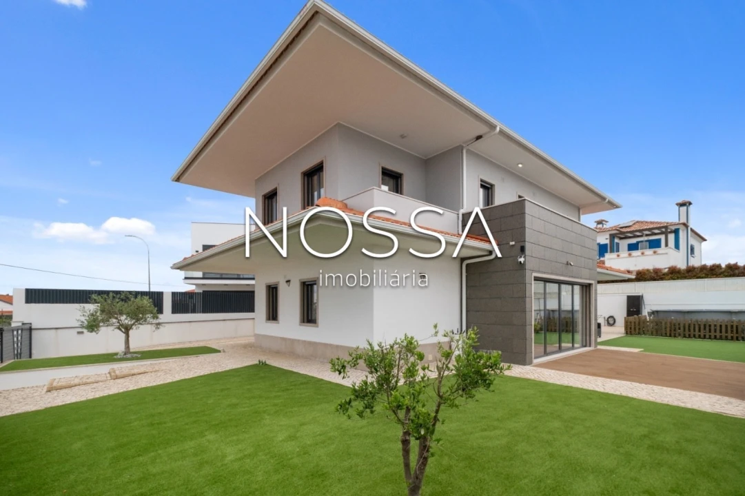 Moradia T4 para Venda em São João das Lampas e Terrugem Foto 3