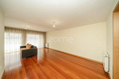 Apartamento T3 para Venda em São Vitor (Braga)