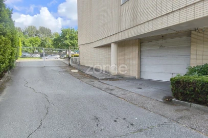 Garagem para Venda em Custóias, Leça do Balio e Guifões