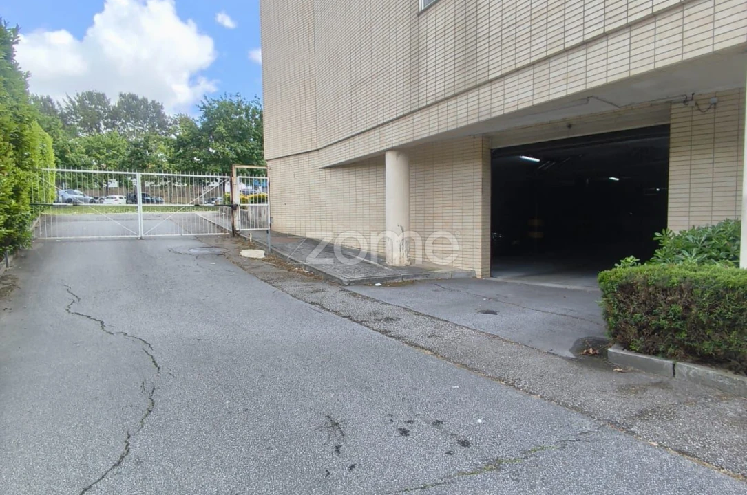 Garagem para Venda em Custóias, Leça do Balio e Guifões Foto 3