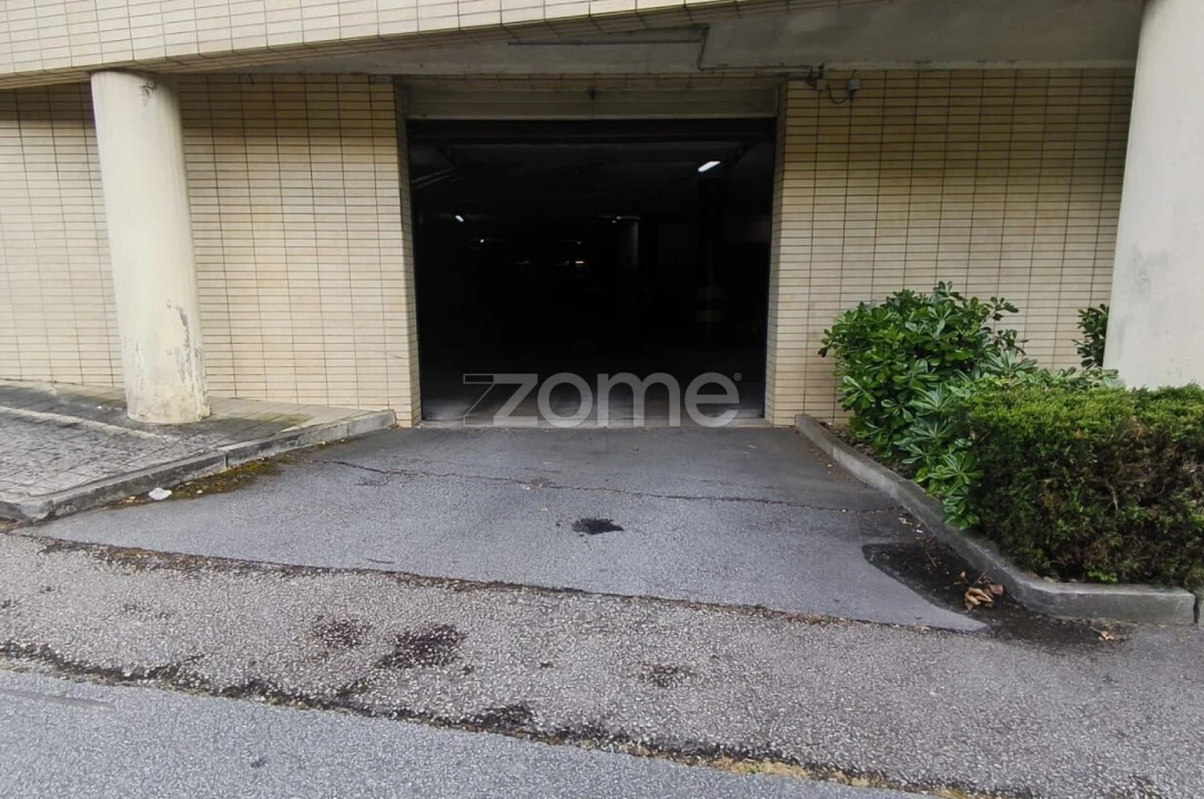 Garagem para Venda em Custóias, Leça do Balio e Guifões Foto 4